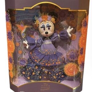 Disney Parks Minnie Mouse Celebration Series Mexico Pavilion Doll - NEW